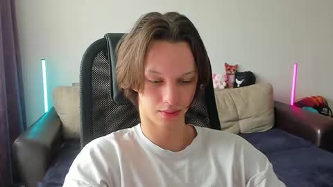 Snapshot of ostin_meoww chatting on 05-18-26, 09:59 Ostin online show from 05-18-26, 09:59