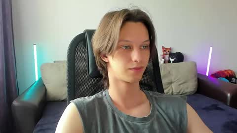 Snapshot of ostin_meoww chatting on 05-28-26, 08:22 Ostin online show from 05-28-26, 08:22
