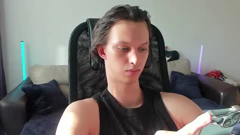 Snapshot of ostin_meoww chatting on 06-28-26, 12:33 Ostin online show from 06-28-26, 12:33