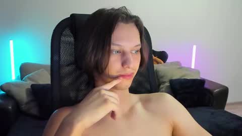 Snapshot of ostin_meoww chatting on 07-24-26, 06:28 Ostin online show from 07-24-26, 06:28