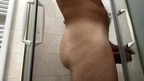 Snapshot of ostregaro chatting on 09-25-25, 07:34 ostregaro online show from 09-25-25, 07:34