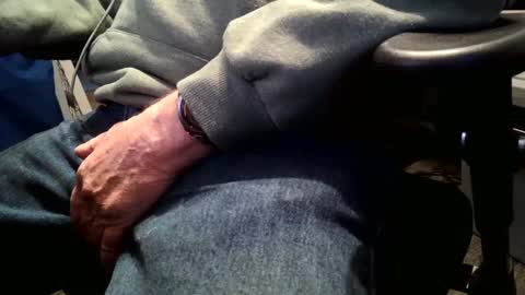 lets play online show from 01-04-25, 10:34