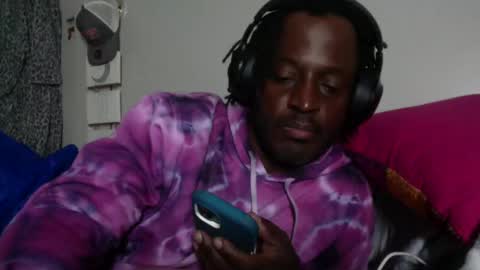 Dude online show from 10-27-25, 06:17