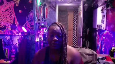 Snapshot of outkast8033 chatting on 06-07-26, 07:12 Dude online show from 06-07-26, 07:12