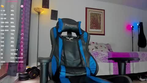 Snapshot of oween_roberts chatting on 01-15-25, 01:41 Oween online show from 01-15-25, 01:41