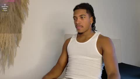 Snapshot of owen_222 chatting on 05-08-26, 10:37 Owen online show from 05-08-26, 10:37