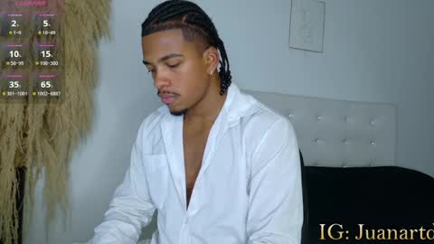 Snapshot of owen_222 chatting on 06-26-26, 02:38 Owen online show from 06-26-26, 02:38