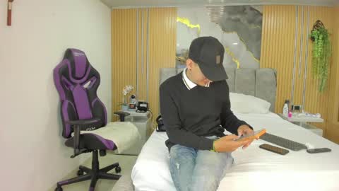 Snapshot of owen_drake chatting on 05-11-26, 05:21 Owen Drak online show from 05-11-26, 05:21