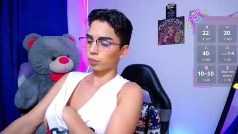 Owen  Independent model  online show from 06-20-26, 07:00