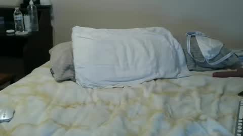 Snapshot of owenflag chatting on 12-04-25, 02:10 Owen online show from 12-04-25, 02:10