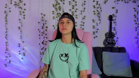 Snapshot of owenfoxx1 chatting on 11-11-25, 01:55 Owen foxx online show from 11-11-25, 01:55