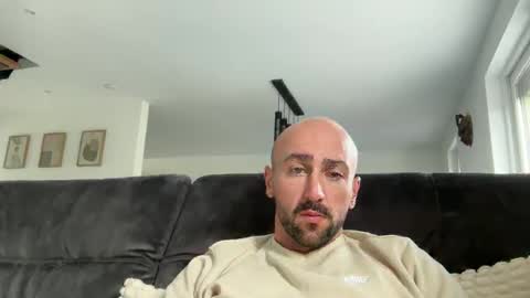 oxlade59 online show from 11-12-25, 11:54