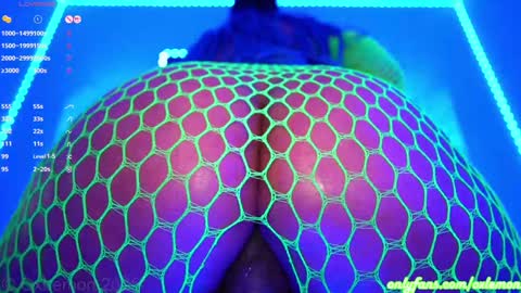 Snapshot of oxlemon chatting on 09-27-25, 03:44 oxlemon online show from 09-27-25, 03:44