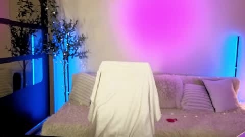 Oxy Foxie online show from 03-29-26, 05:35