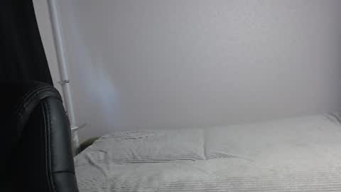 Snapshot of oxyandy69 chatting on 06-15-26, 05:09 The Best Expirience online show from 06-15-26, 05:09