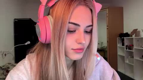 Snapshot of ozellagranville chatting on 02-13-26, 12:56 Eva online show from 02-13-26, 12:56