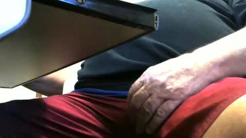 ozzienuts21153 online show from 12-02-25, 08:52