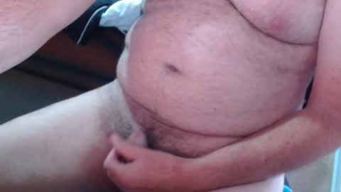 Snapshot of ozzieozzieoi chatting on 12-15-25, 01:54 HairyolOz online show from 12-15-25, 01:54