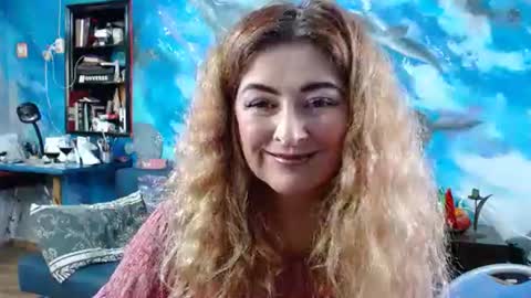 Snapshot of ozzy_helen chatting on 12-19-24, 06:12 Ozzy Helen online show from 12-19-24, 06:12