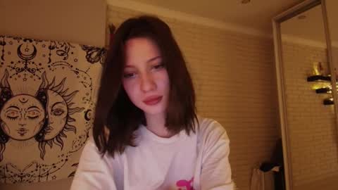 Snapshot of p0rsche911 chatting on 12-20-24, 08:01 Alice online show from 12-20-24, 08:01