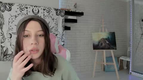 Snapshot of p0rsche911 chatting on 03-07-25, 01:40 Alice online show from 03-07-25, 01:40
