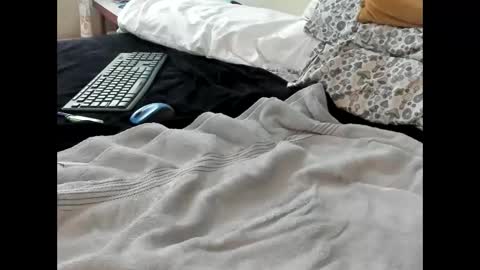 Snapshot of p_guin12345 chatting on 02-20-26, 02:39 p guin12345 online show from 02-20-26, 02:39