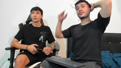 Snapshot of p_jhon chatting on 12-30-24, 10:45 P online show from 12-30-24, 10:45