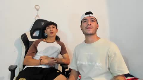 Snapshot of p_jhon chatting on 02-23-25, 02:07 P online show from 02-23-25, 02:07