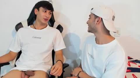 Snapshot of p_jhon chatting on 02-24-25, 05:33 P online show from 02-24-25, 05:33