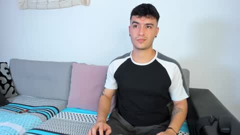 Snapshot of p_jhon chatting on 09-14-25, 07:57 P online show from 09-14-25, 07:57