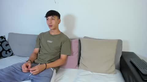 Snapshot of p_jhon chatting on 09-18-25, 11:29 P online show from 09-18-25, 11:29