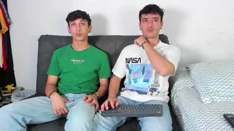 Snapshot of p_jhon chatting on 11-04-25, 06:34 P online show from 11-04-25, 06:34