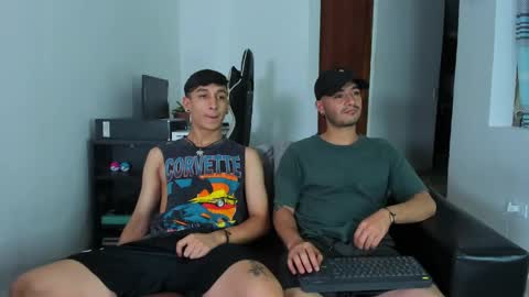 Snapshot of p_jhon chatting on 05-02-26, 04:50 P online show from 05-02-26, 04:50