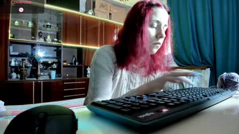 Ella online show from 01-25-25, 06:34