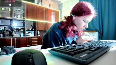 Ella online show from 02-17-25, 06:42