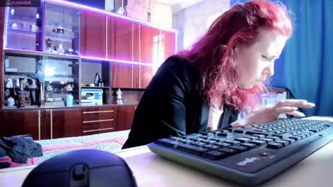 Ella online show from 03-01-25, 11:28