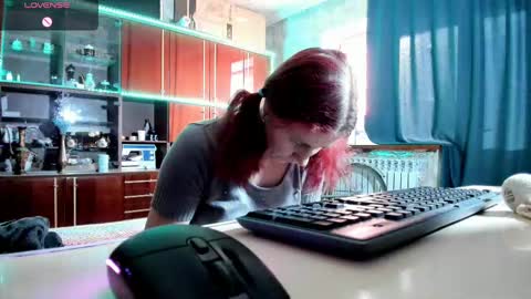 Ella online show from 03-06-25, 01:14