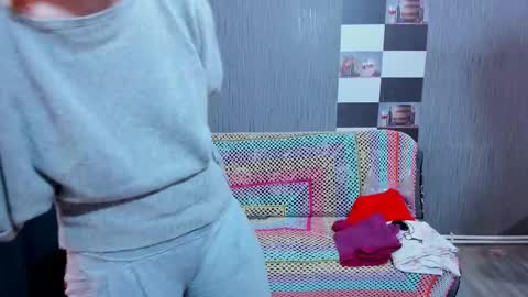 Ella online show from 11-29-25, 08:17