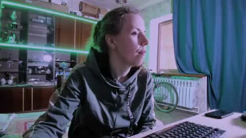 Ella online show from 06-30-26, 06:25