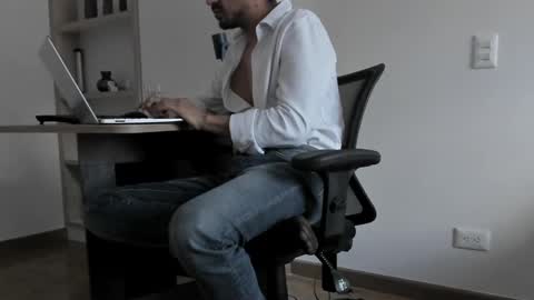 Snapshot of pablo_rincon95 chatting on 12-04-24, 05:55 pablo rincon95 online show from 12-04-24, 05:55