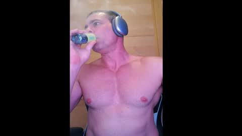 pablodavid15 online show from 10-20-25, 03:01