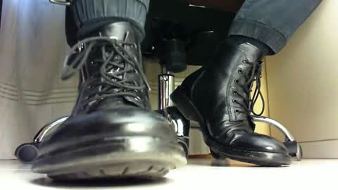 Pablo Meness online show from 01-20-25, 03:50