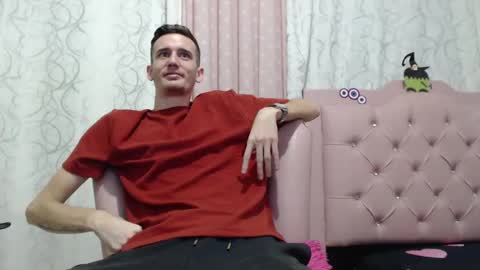 Snapshot of pacco_rabanne1102 chatting on 10-30-25, 06:30 paco online show from 10-30-25, 06:30