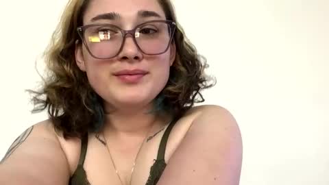 Snapshot of paigechantel chatting on 05-21-26, 03:35 paigechantel online show from 05-21-26, 03:35