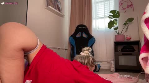 Snapshot of paigepawg chatting on 02-18-26, 02:13 PaigePawg online show from 02-18-26, 02:13