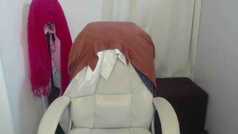 Snapshot of paiper_halliwey_ chatting on 12-12-24, 11:29 paiper online show from 12-12-24, 11:29