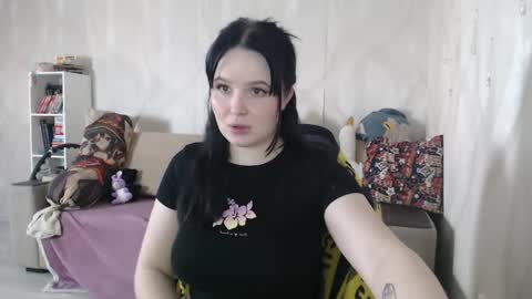Snapshot of pair_of_gods chatting on 05-17-26, 03:41 Lizzi Igor online show from 05-17-26, 03:41