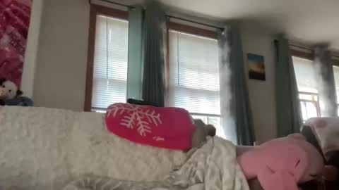 Snapshot of paisleysnowxo chatting on 10-28-25, 04:42 paisleysnowxo online show from 10-28-25, 04:42