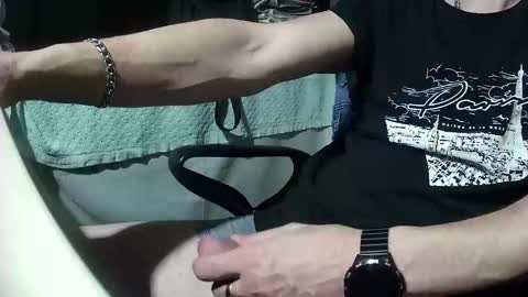 Snapshot of pajero1271 chatting on 12-19-25, 07:10 pajero1271 online show from 12-19-25, 07:10