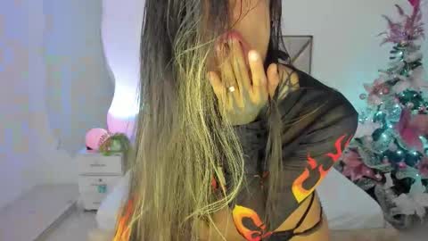 Snapshot of palechor69 chatting on 12-14-25, 04:07 palechor online show from 12-14-25, 04:07